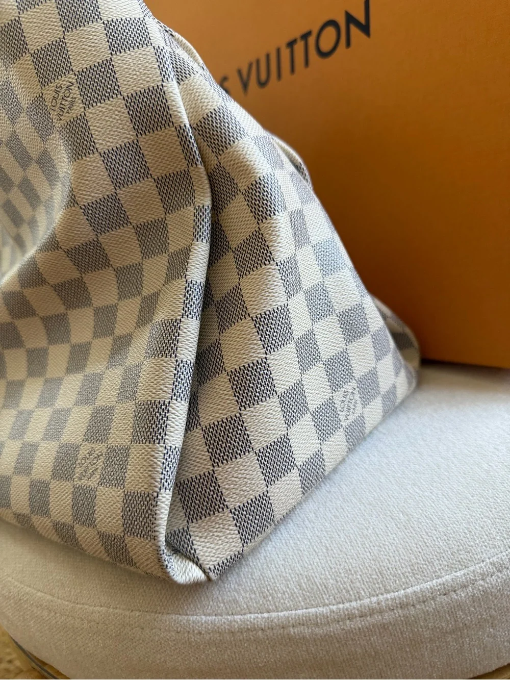 Louis Vuitton Artsy MM Damier Azur Handbag/Tote